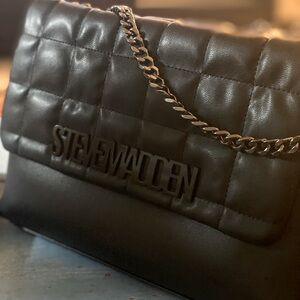 Steve Madden quilted faux leather bag. NWOT double chain handle